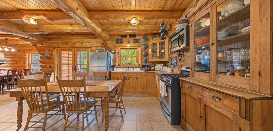 96.25-Acre Log Home, Pasture & Recreational Estate in Grant Cty
