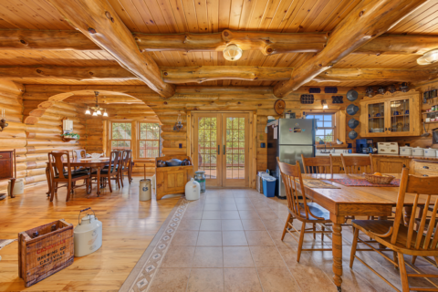 96.25-Acre Log Home, Pasture & Recreational Estate in Grant Cty
