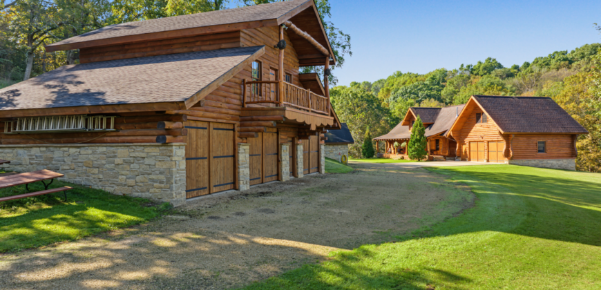 96.25-Acre Log Home, Pasture & Recreational Estate in Grant Cty