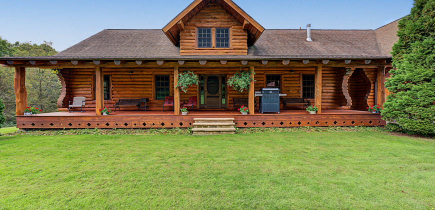 96.25-Acre Log Home, Pasture & Recreational Estate in Grant Cty