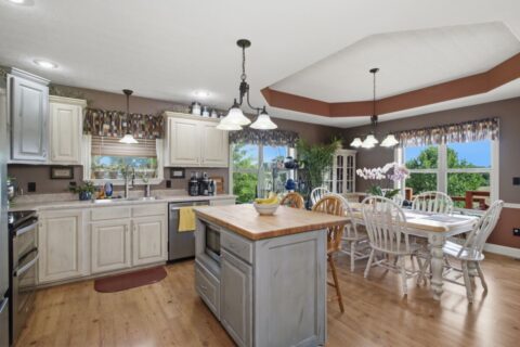 Beautiful Hobby Farm in West Plains, Howell County Missouri