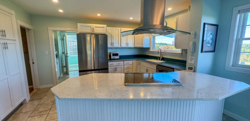 Charming Cape Cod Home with Bay Views on 9.24 Acres in Lubec, Mai
