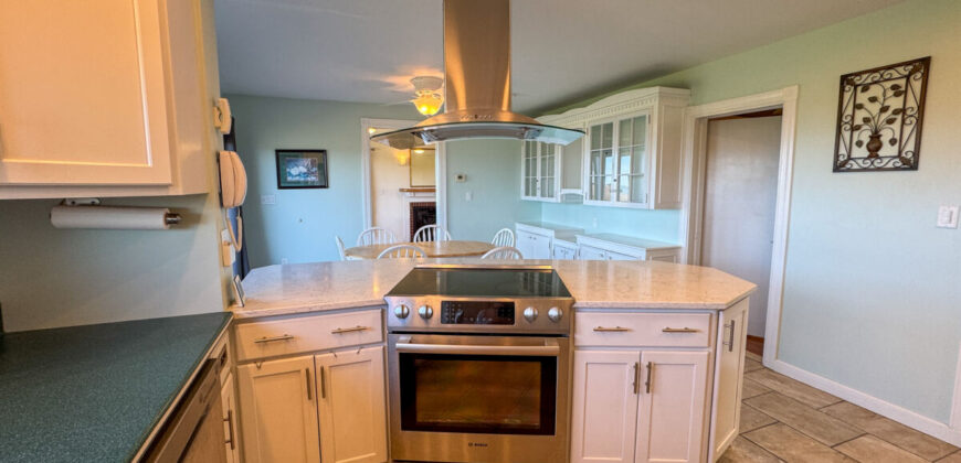 Charming Cape Cod Home with Bay Views on 9.24 Acres in Lubec, Mai