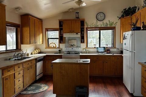 Country Home For Sale in Cedarville, CA