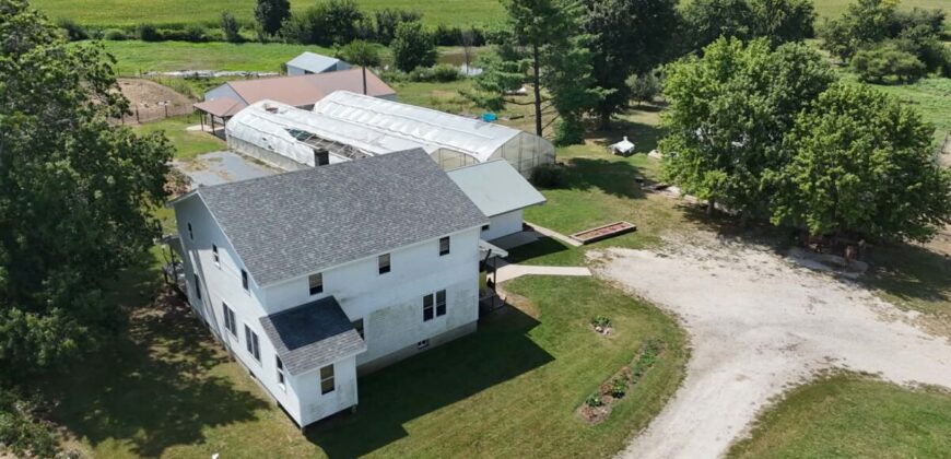La Plata MO Country Home, 10 Acres, 5-Bedroom Home, Guest House