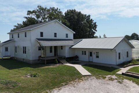 La Plata MO Country Home, 10 Acres, 5-Bedroom Home, Guest House