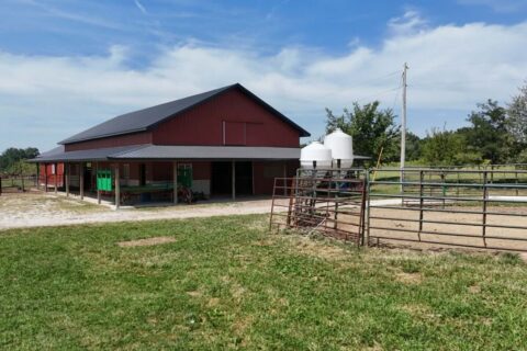 La Plata MO Country Home, 10 Acres, 5-Bedroom Home, Guest House