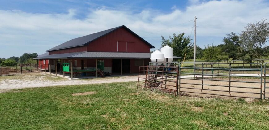 La Plata MO Country Home, 10 Acres, 5-Bedroom Home, Guest House