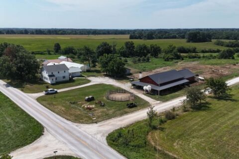 La Plata MO Country Home, 10 Acres, 5-Bedroom Home, Guest House