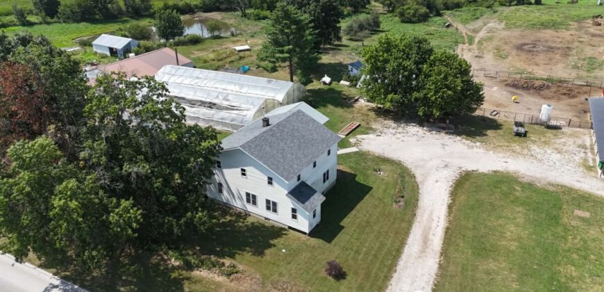 La Plata MO Country Home, 10 Acres, 5-Bedroom Home, Guest House