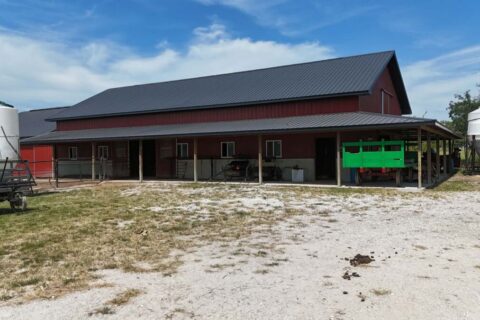 La Plata MO Country Home, 10 Acres, 5-Bedroom Home, Guest House