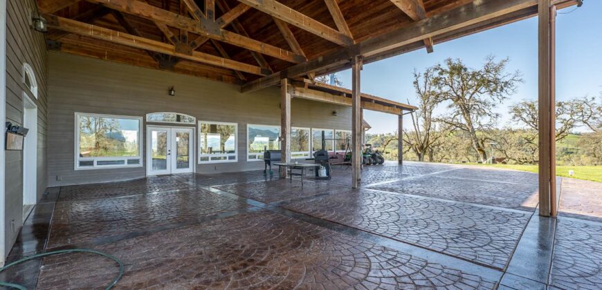 Umpqua Valley Equestrian Vineyard With Expansion Potential