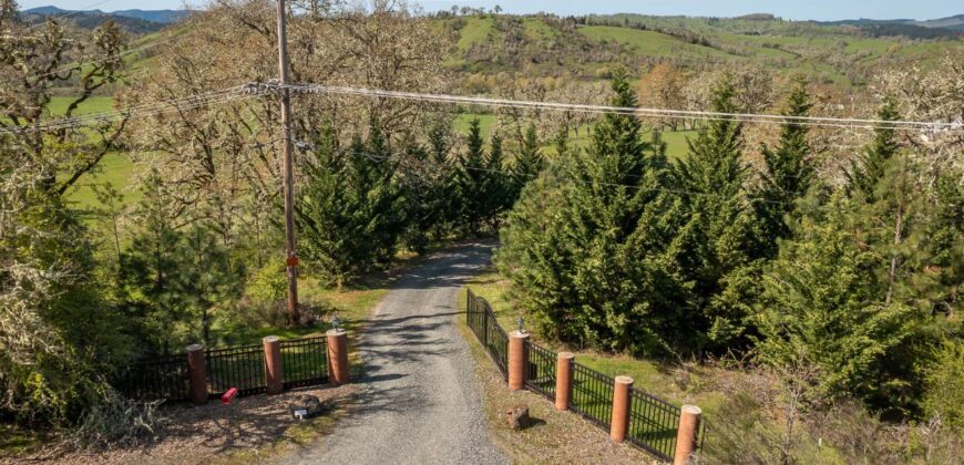 Umpqua Valley Equestrian Vineyard With Expansion Potential