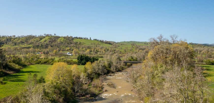 Umpqua Valley Equestrian Vineyard With Expansion Potential