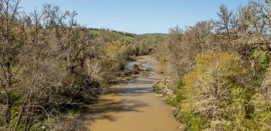 Umpqua Valley Equestrian Vineyard With Expansion Potential